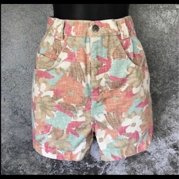 80’s High waist VINTAGE floral shorts 28” waist - Picture 3 of 7
